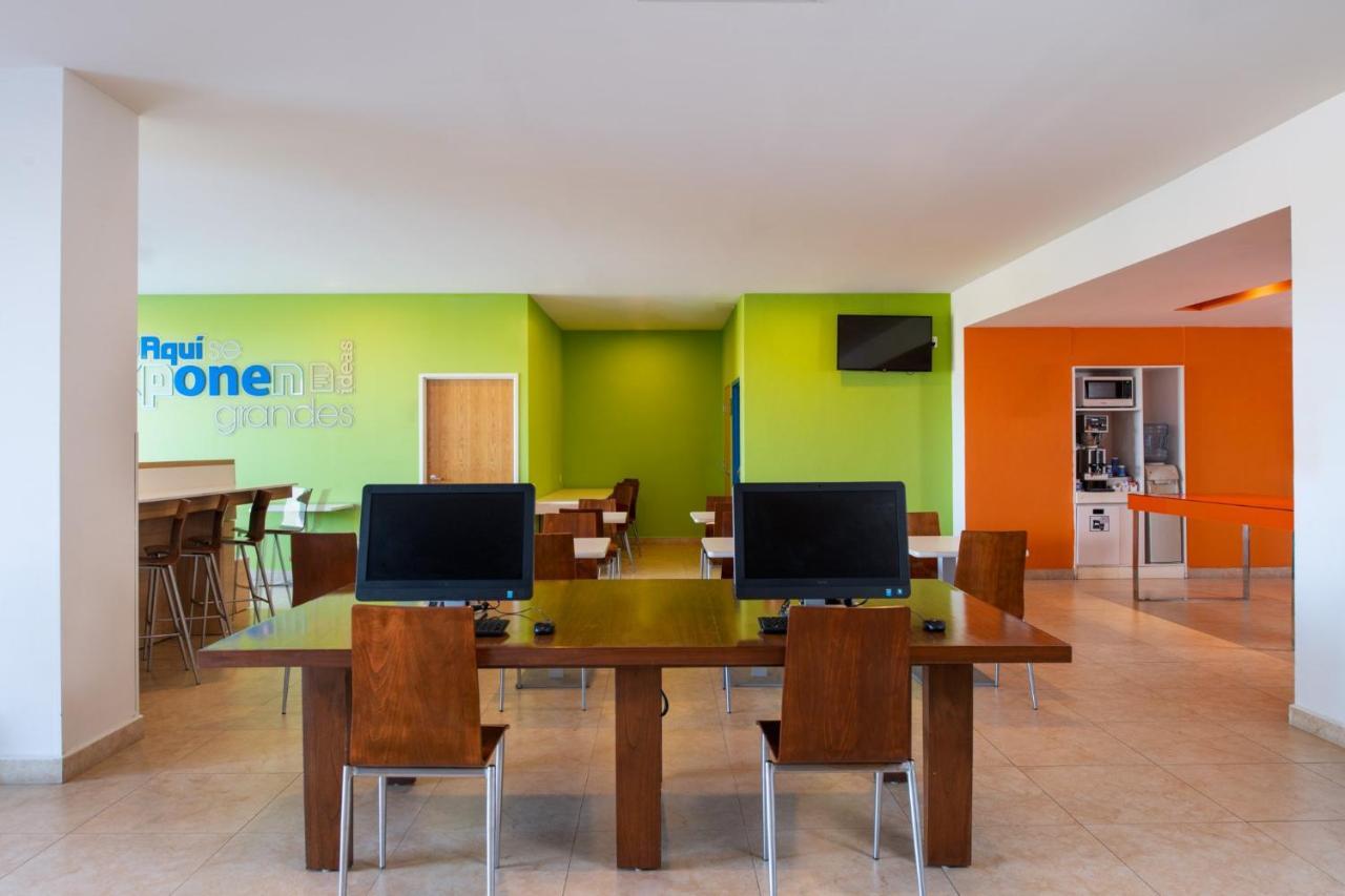 One Puerto Vallarta Aeropuerto Extérieur photo