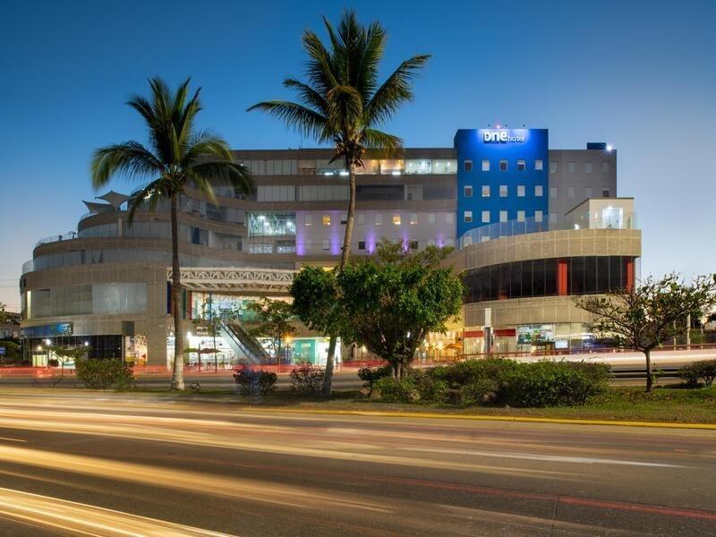 One Puerto Vallarta Aeropuerto Extérieur photo